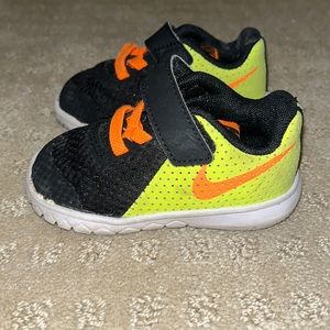 Nike flex experience, baby sneakers